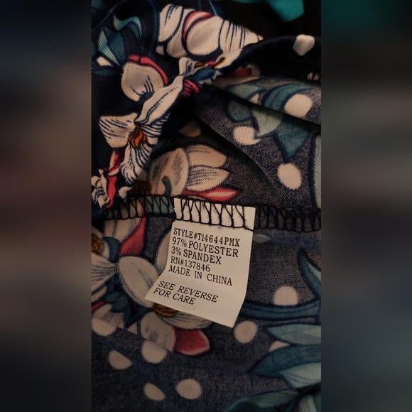 Stem & Vine Blue Floral Scoop Neck Top Size 3X Lightweight Work Streetwear - Picture 5 of 10